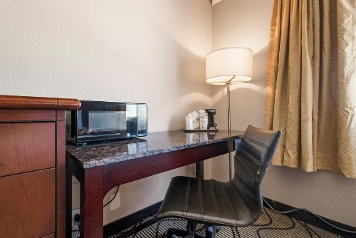 Jack London Inn image 11