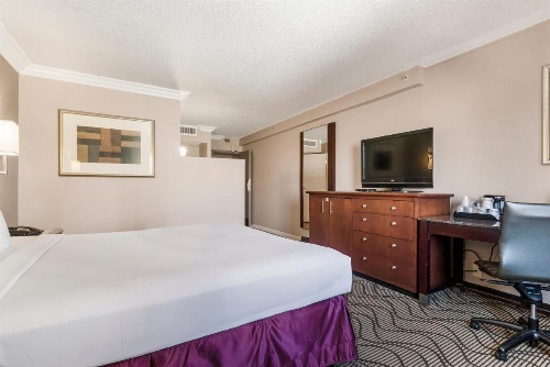 Jack London Inn image 13