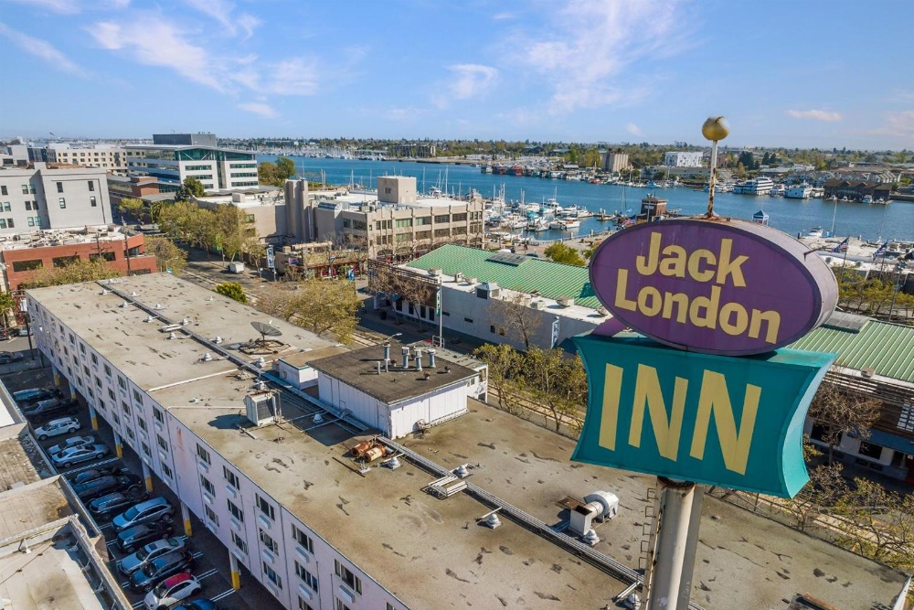Jack London Inn